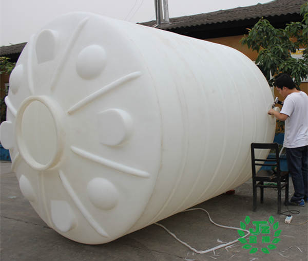 金振平底pe水箱